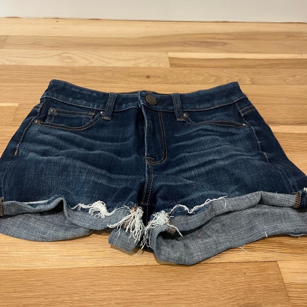 American Eagle Hi-Rise Shortie size 4 Blue Jean Shorts Classic Cut-Off
